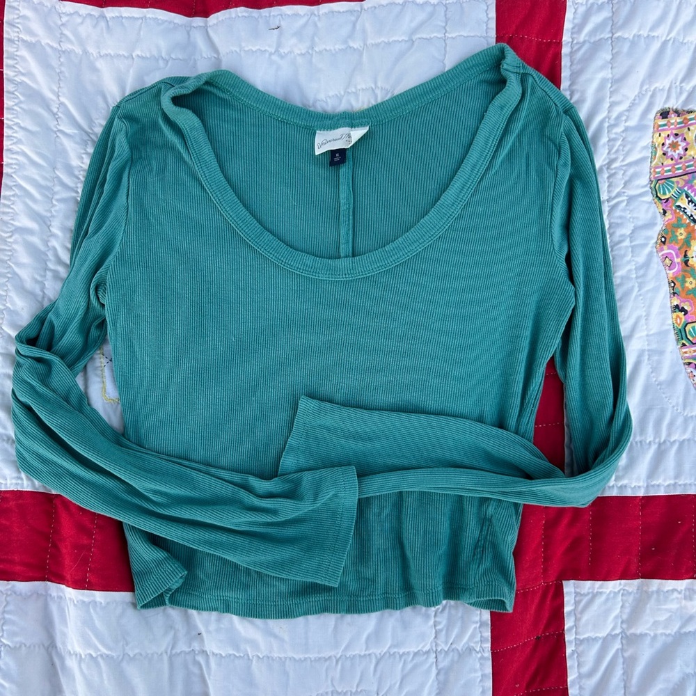 Long Sleeve Green Cropped Shirt